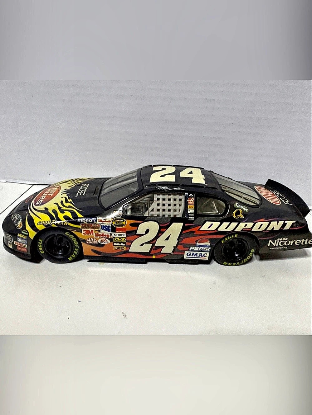 Action #24 Jeff Gordon Dupont Chevrolet Monte Carlo # Die-Cast NASCAR Stock Car